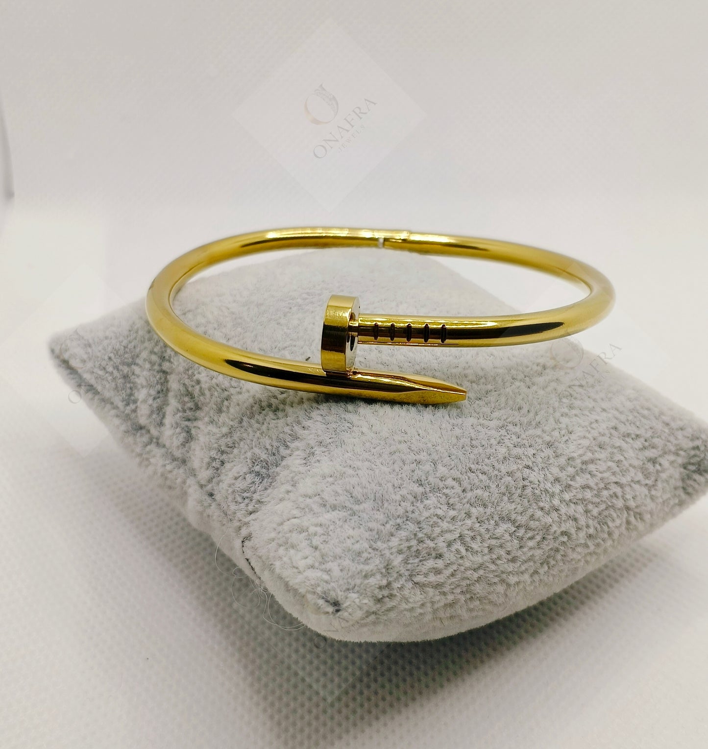 Elegant Daily Wear Handcuff