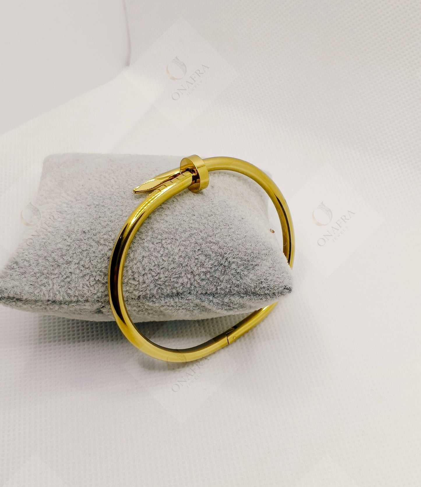 Elegant Daily Wear Handcuff