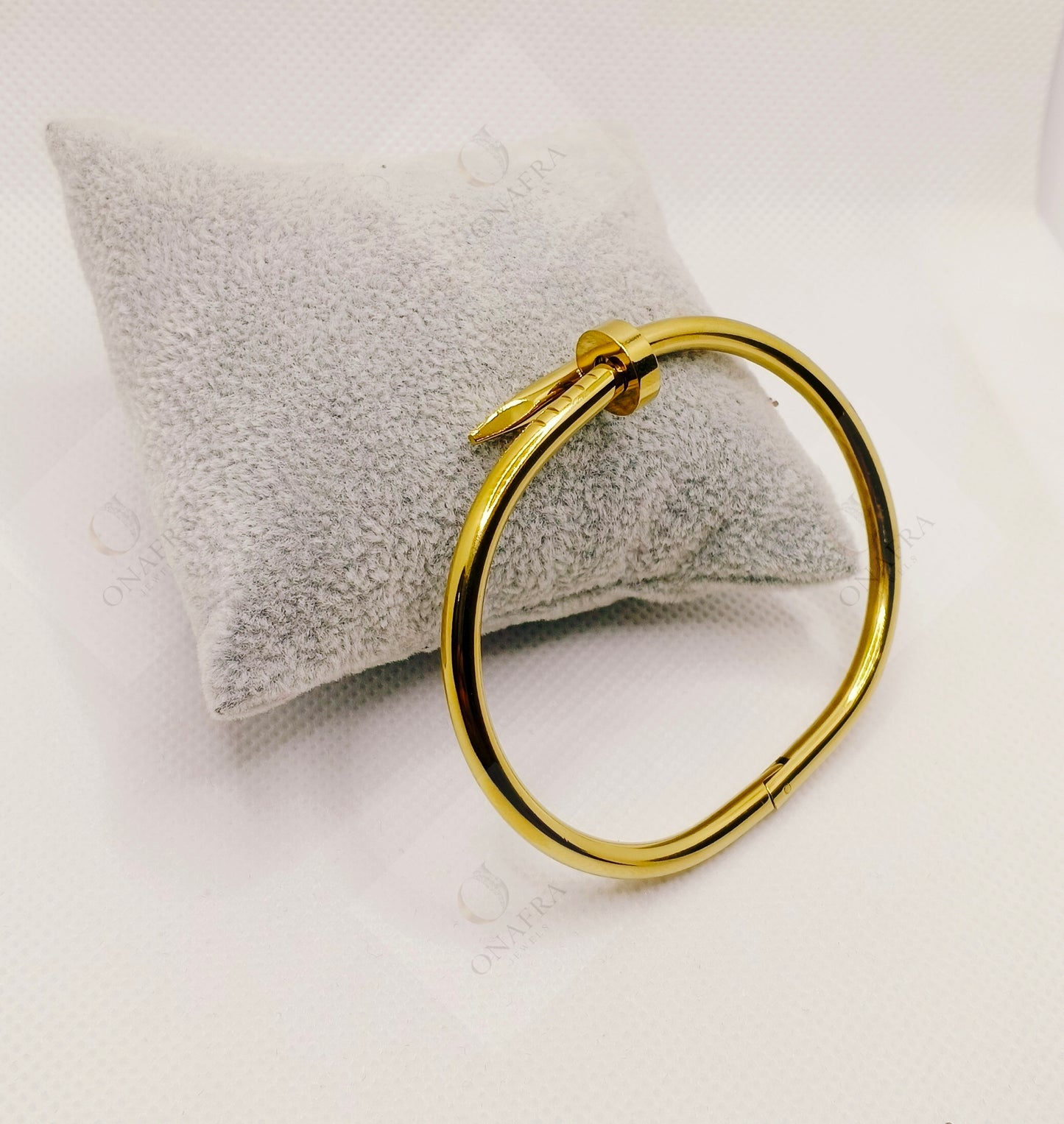 Elegant Daily Wear Handcuff