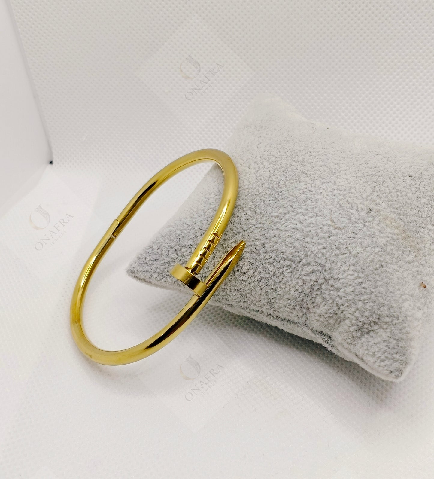 Elegant Daily Wear Handcuff