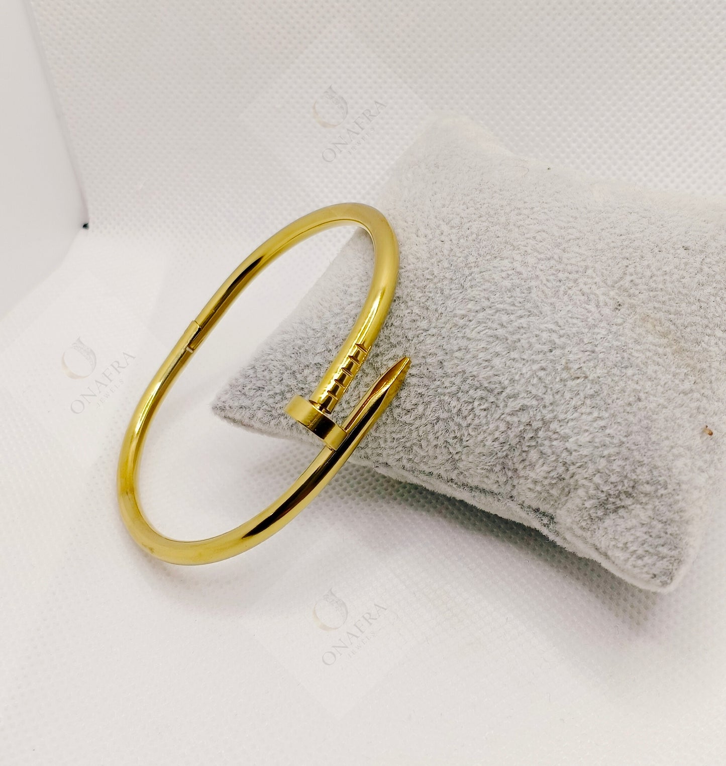 Elegant Daily Wear Handcuff