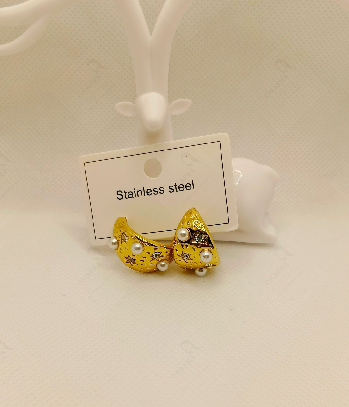 18K Gold Plated Stainless Steel Zircon & Pearls Earrings – Elegant & Trendy.