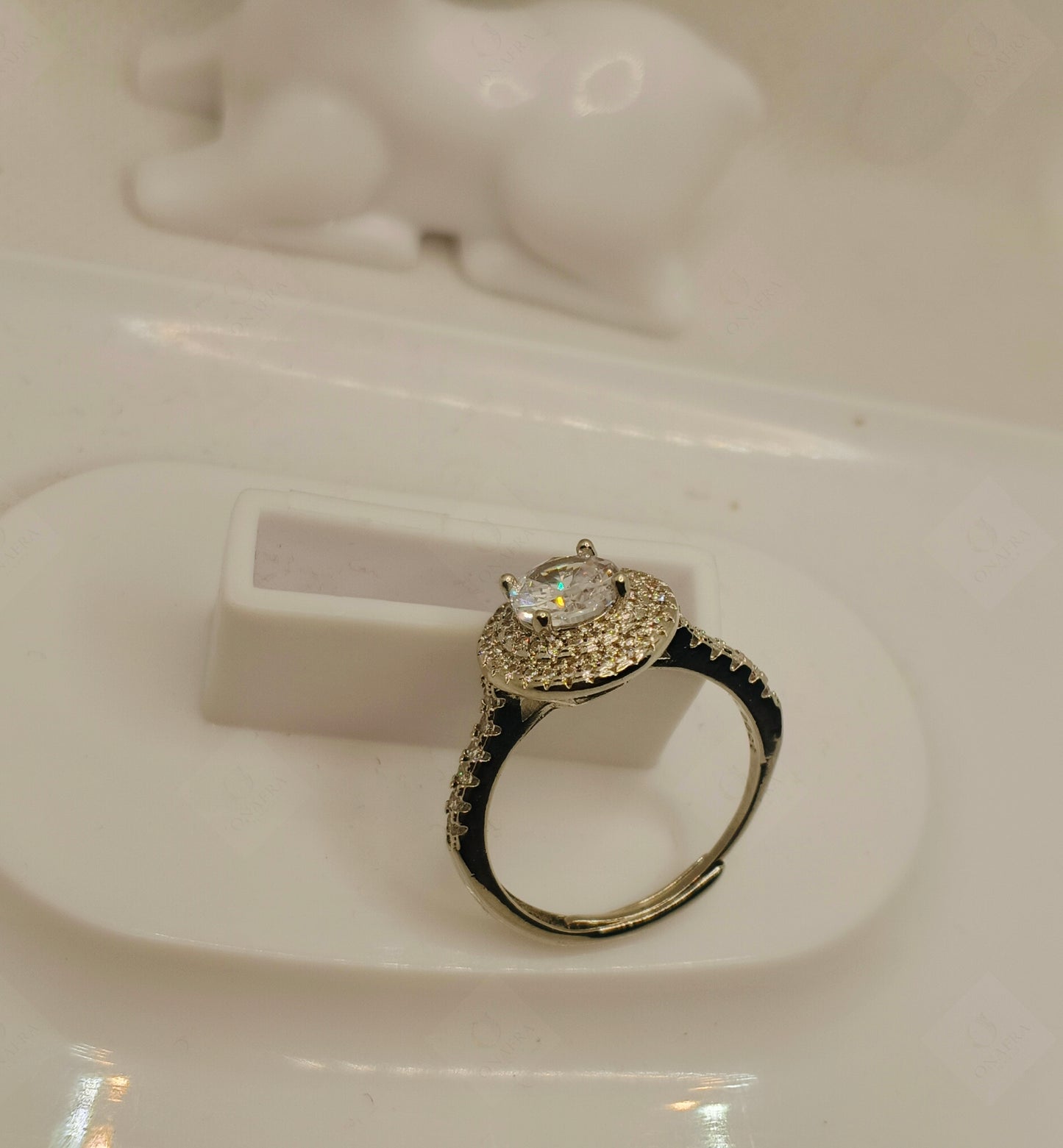 Trendy Silver Zircon Ring