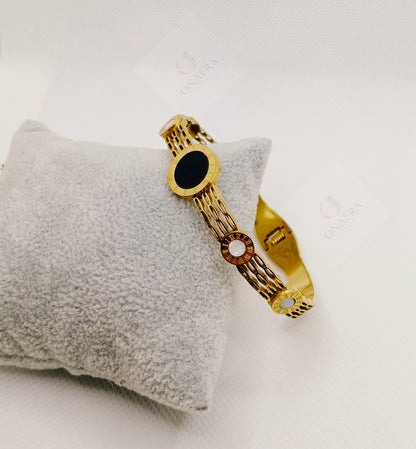 Roman Black and White Bracelet