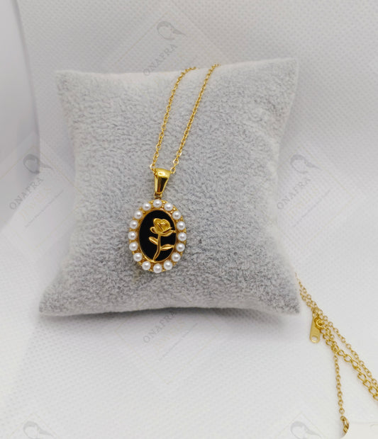 Black Pendant Flower Necklace