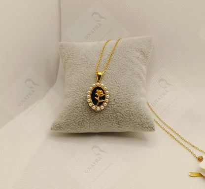 Black Pendant Flower Necklace