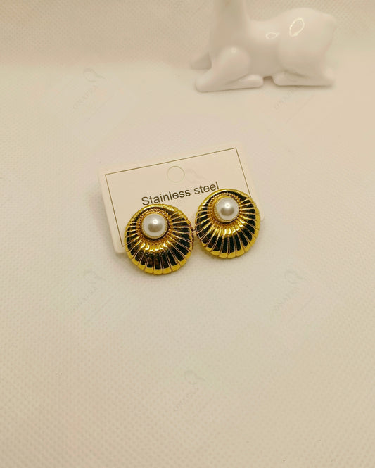Golden Daily Wear Earrings.