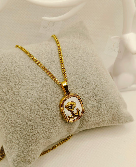 White and Gold Color Necklace