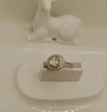 Trendy Silver Zircon Ring