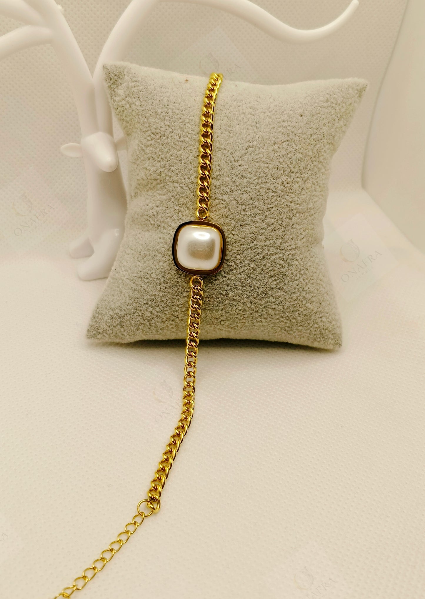 White Pearl Bracelet