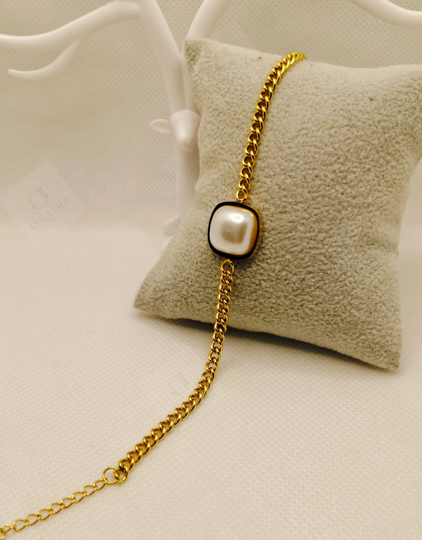 White Pearl Bracelet